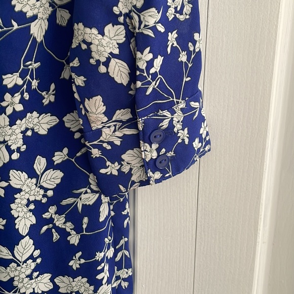 Sheer Blue floral knee length Dress. - Picture 5 of 6